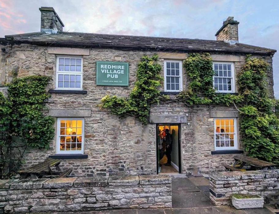 Redmire Village Pub Exterior photo